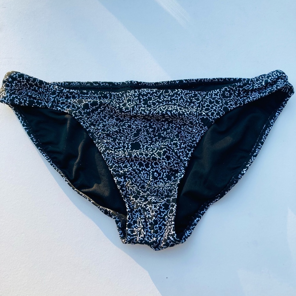 Old Navy Black White Floral Bikini Bottoms Swimsuit Womens Size L NWOT Large